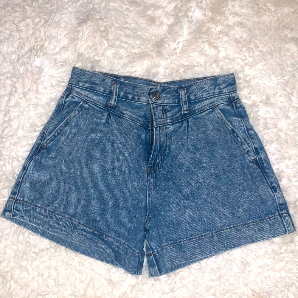 American Eagle 90s high waisted denim shorts size 0